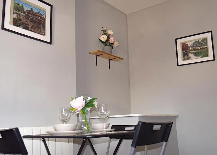 Comfy Flat Centre - 3 Apartment *